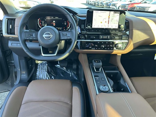 New 2025 Nissan Pathfinder Platinum w/ Cargo Package image 18