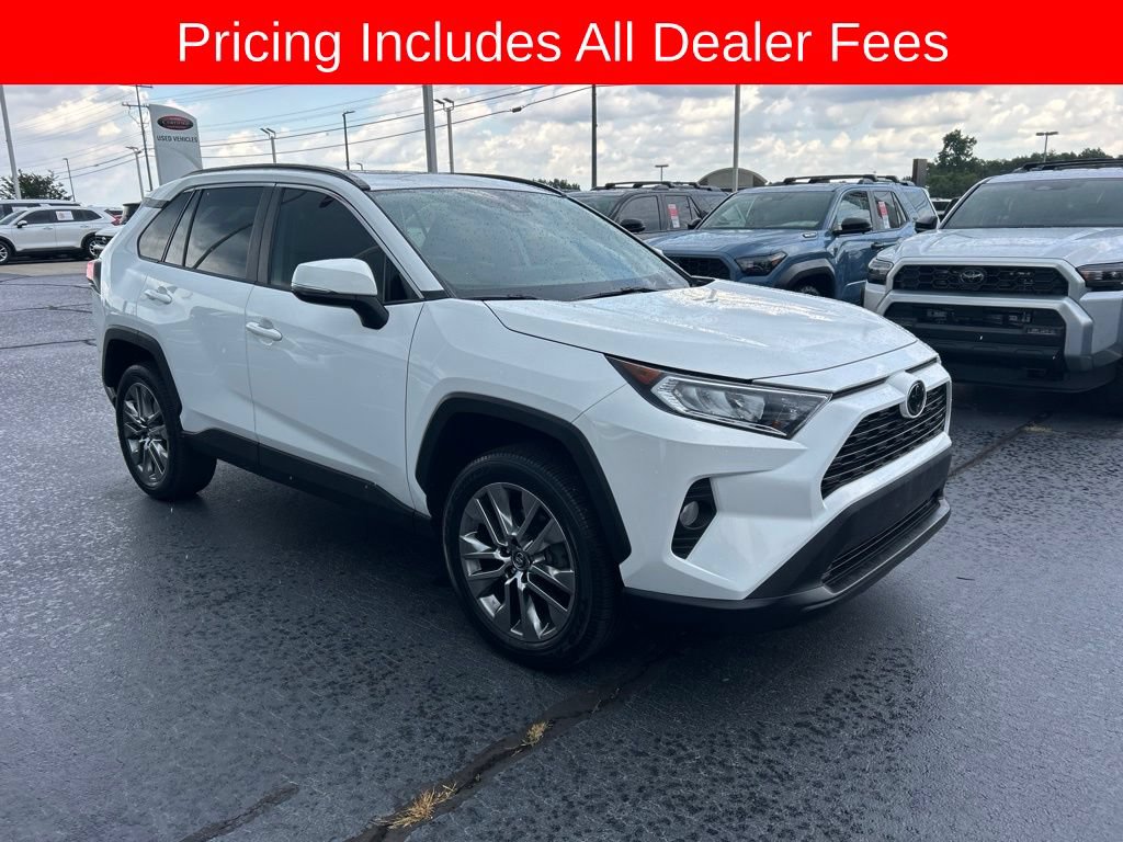 Used 2020 Toyota RAV4 XLE Premium FWD image 22