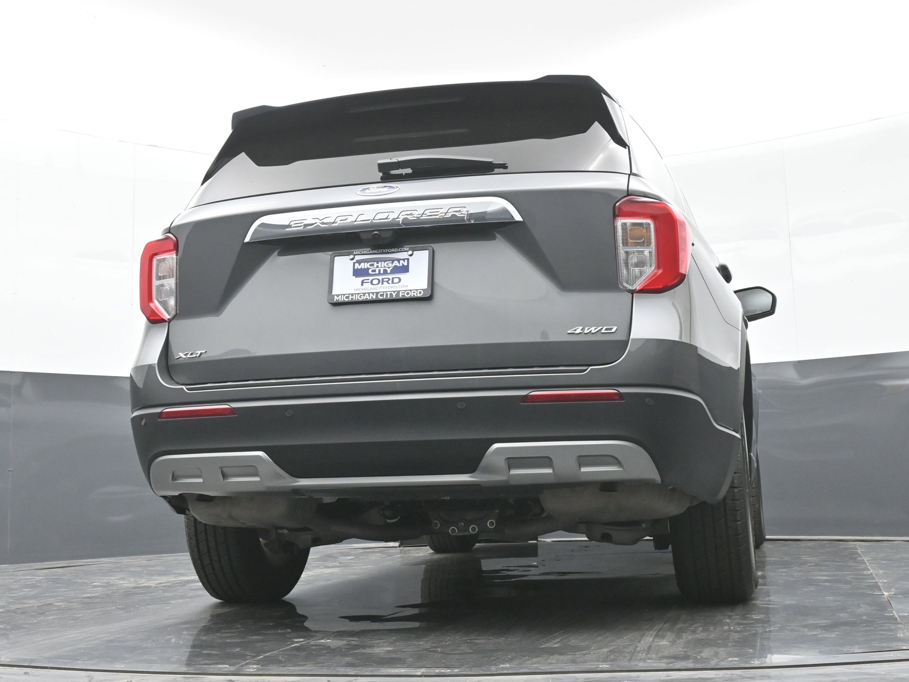 Used 2023 Ford Explorer XLT w/ Equipment Group 202A AWD/4WD image 40