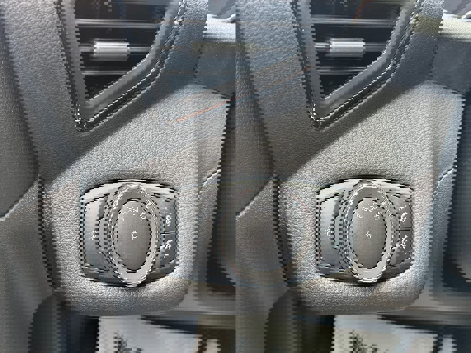 Used 2014 Ford Escape Titanium w/ Equipment Group 401A AWD/4WD image 21