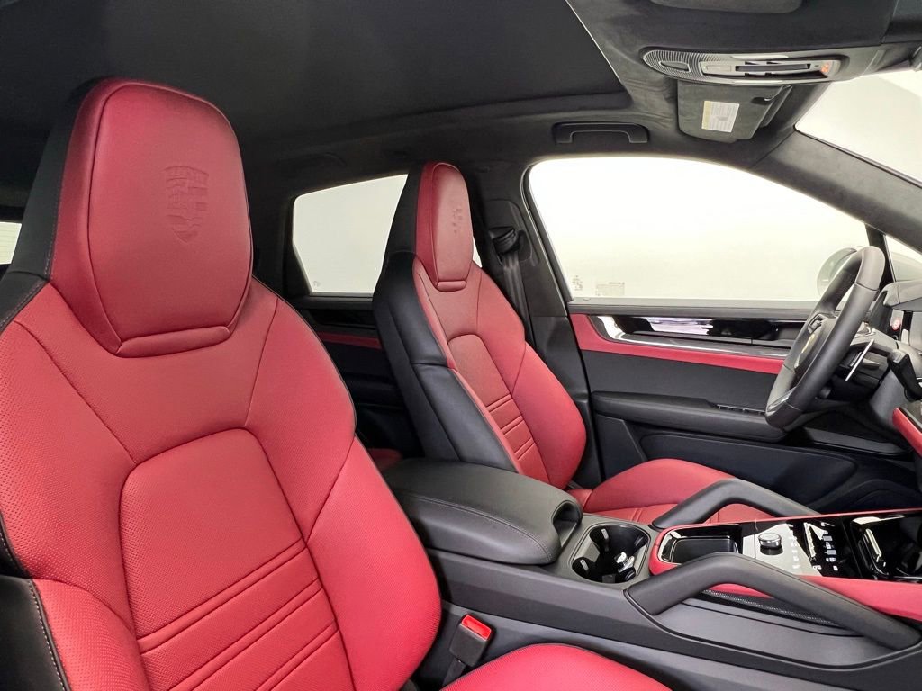 New 2025 Porsche Cayenne GTS image 18