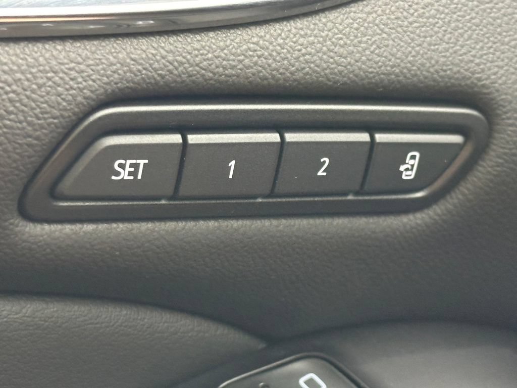 Used 2020 Buick Enclave Avenir w/ Avenir Technology Package FWD image 41