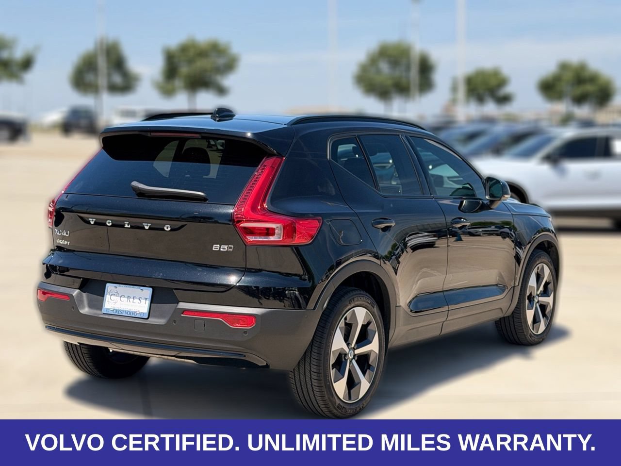 Certified 2026 Volvo XC40 B5 Plus AWD/4WD image 8