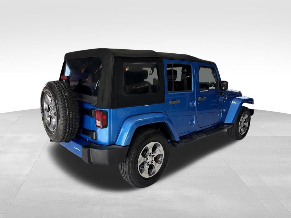 Used 2016 Jeep Wrangler Unlimited Sahara w/ Connectivity Group AWD/4WD image 9