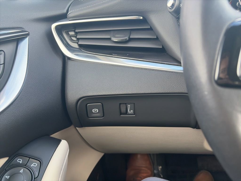 Used 2024 Buick Enclave Essence w/ Experience Buick Package image 18