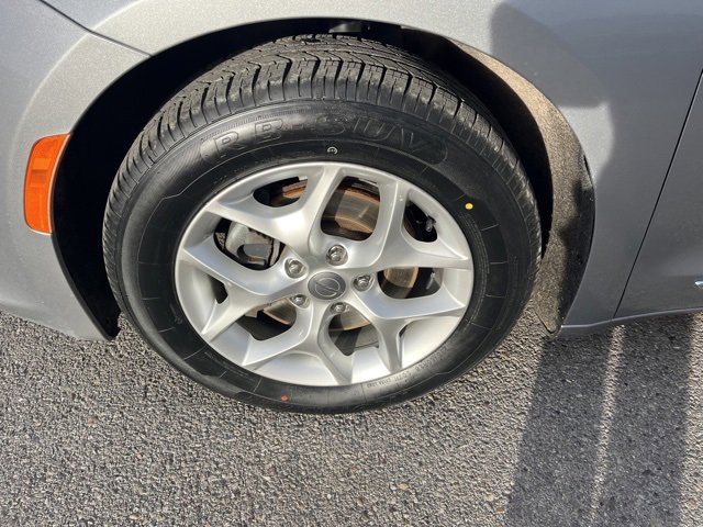 Used 2020 Chrysler Pacifica Limited image 22