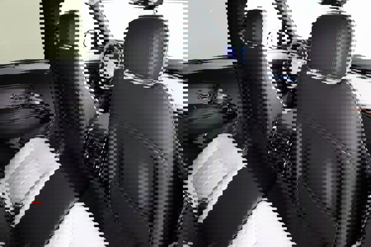 Used 2024 Land Rover Range Rover Sport Dynamic SE image 38