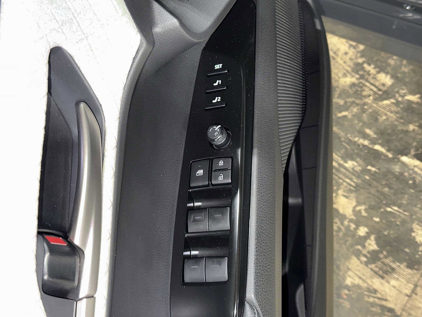 Used 2025 Toyota Camry XLE w/ Premium Plus Package image 22