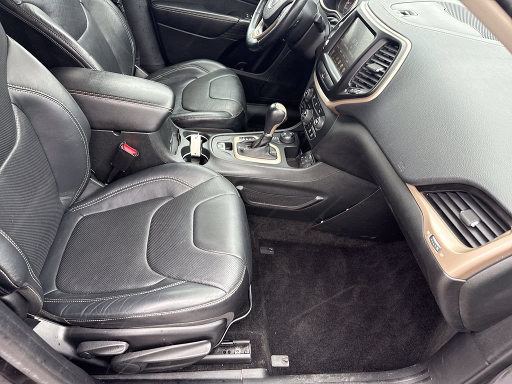 Used 2014 Jeep Cherokee Limited w/ Luxury Group AWD/4WD image 12