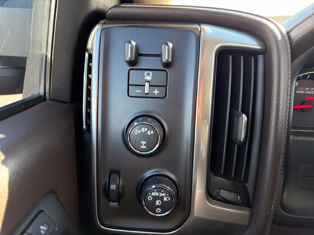 Used 2018 Chevrolet Silverado 2500 LTZ w/ Duramax Plus Package AWD/4WD image 10