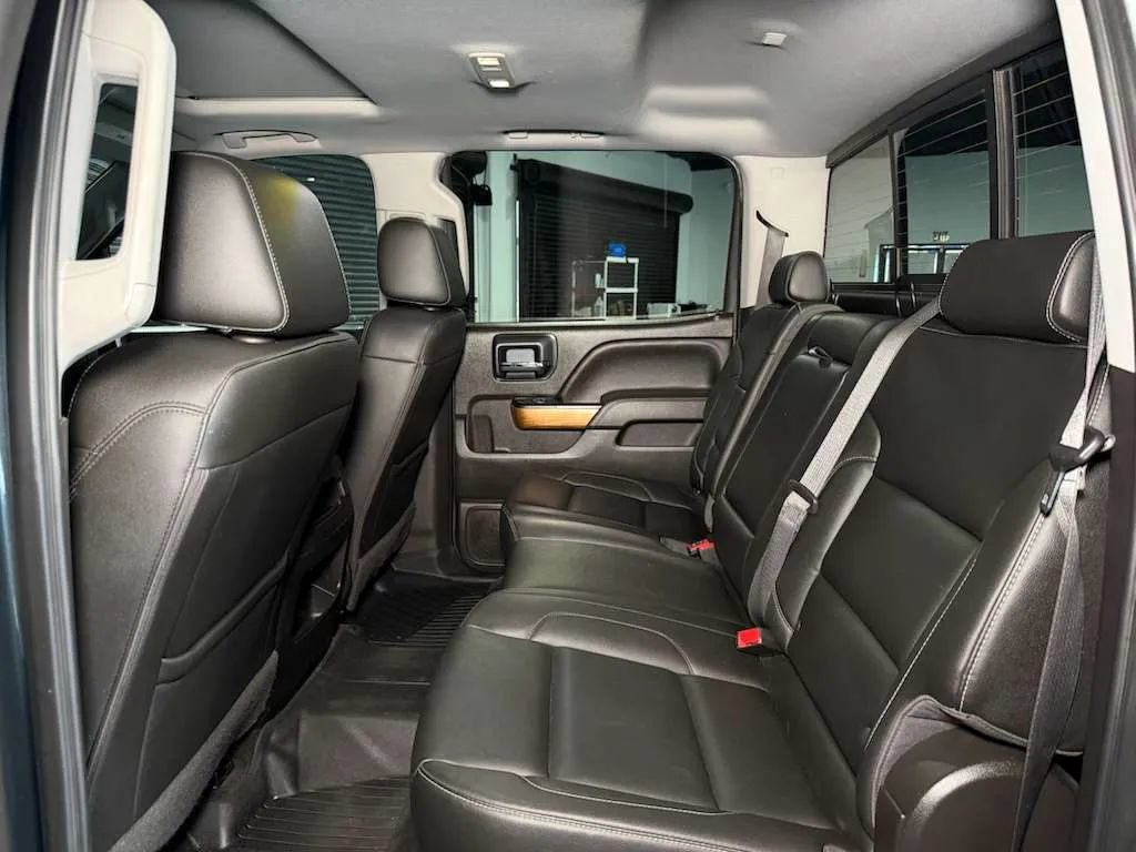 Used 2018 Chevrolet Silverado 1500 LTZ w/ LTZ Plus Package AWD/4WD image 14
