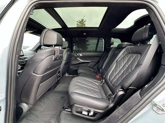 Used 2024 BMW X7 xDrive40i w/ Executive Package AWD/4WD image 18