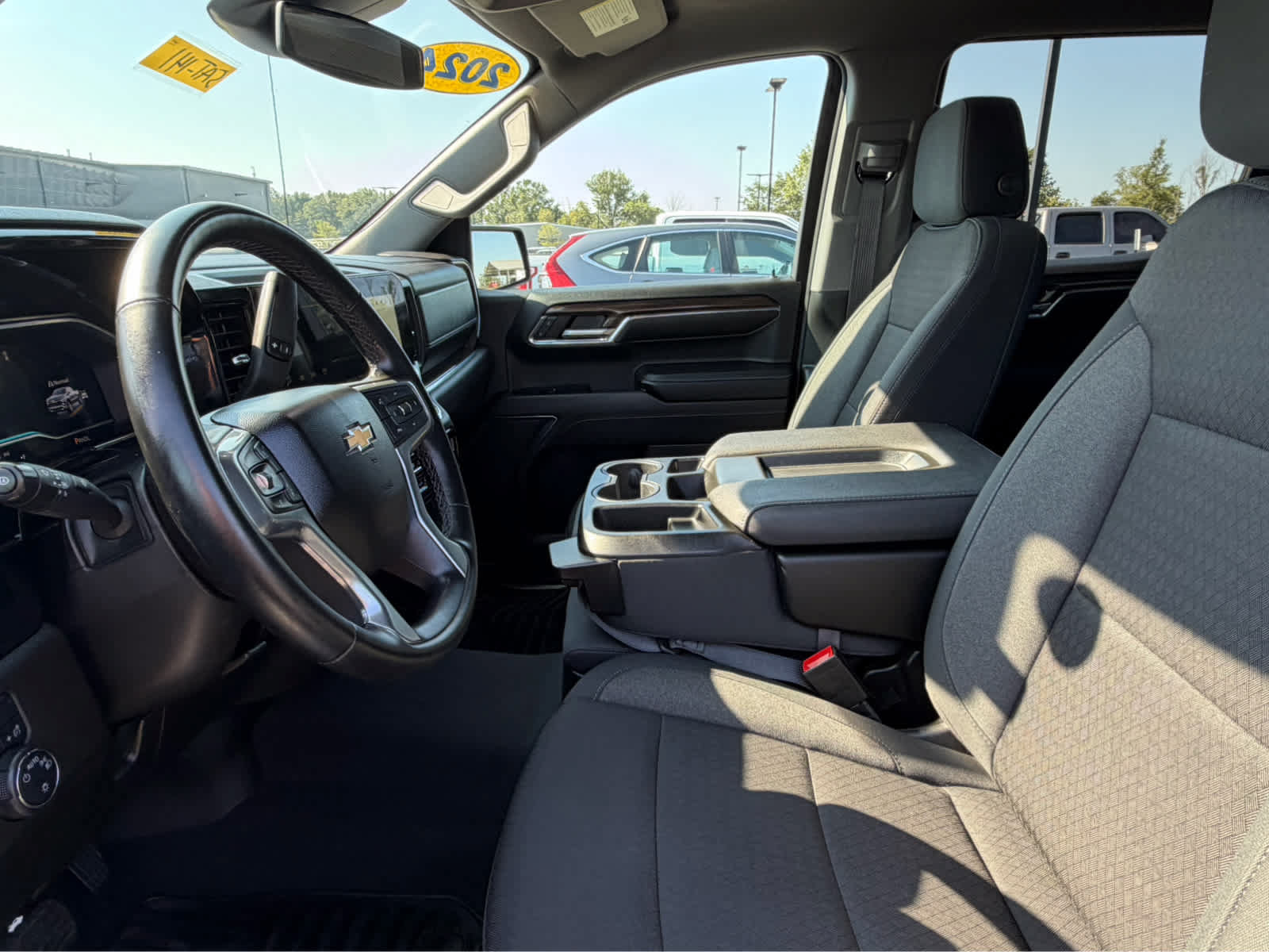 Used 2024 Chevrolet Silverado 1500 LT AWD/4WD image 10