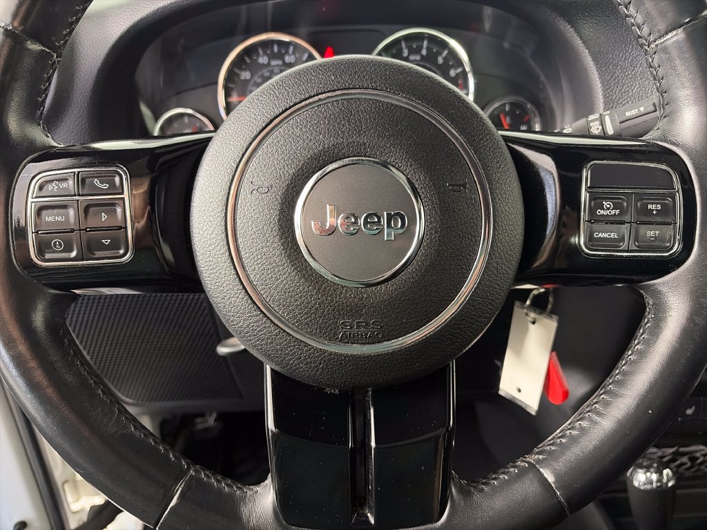 Used 2015 Jeep Wrangler Unlimited Sahara AWD/4WD image 16