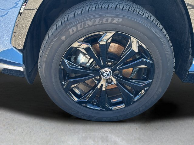 Used 2025 Toyota RAV4 XSE AWD/4WD image 27