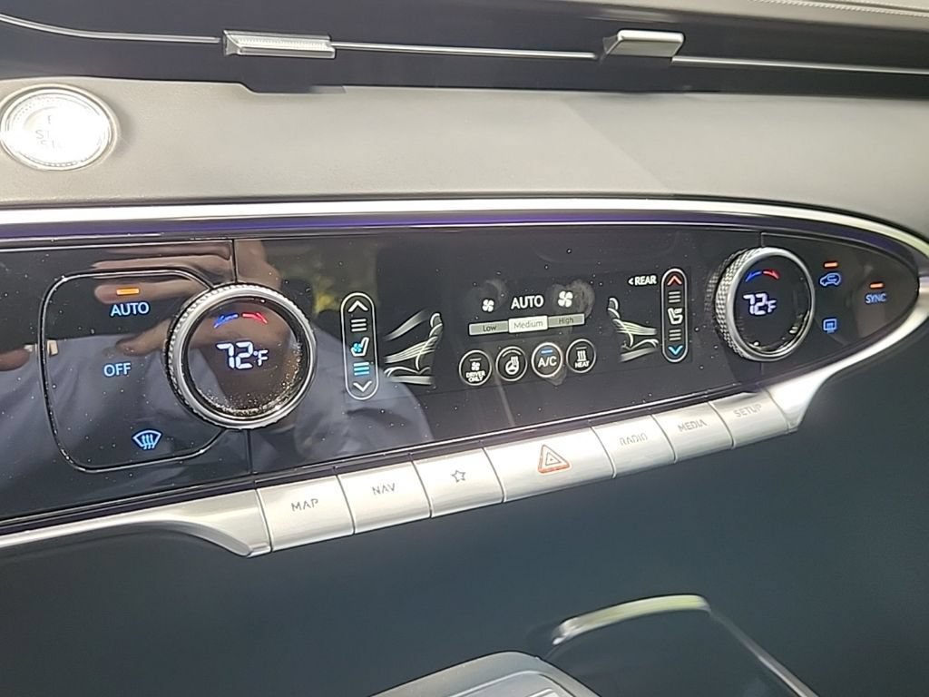 Certified 2025 Genesis Electrified GV70 w/ Prestige Package AWD/4WD image 23