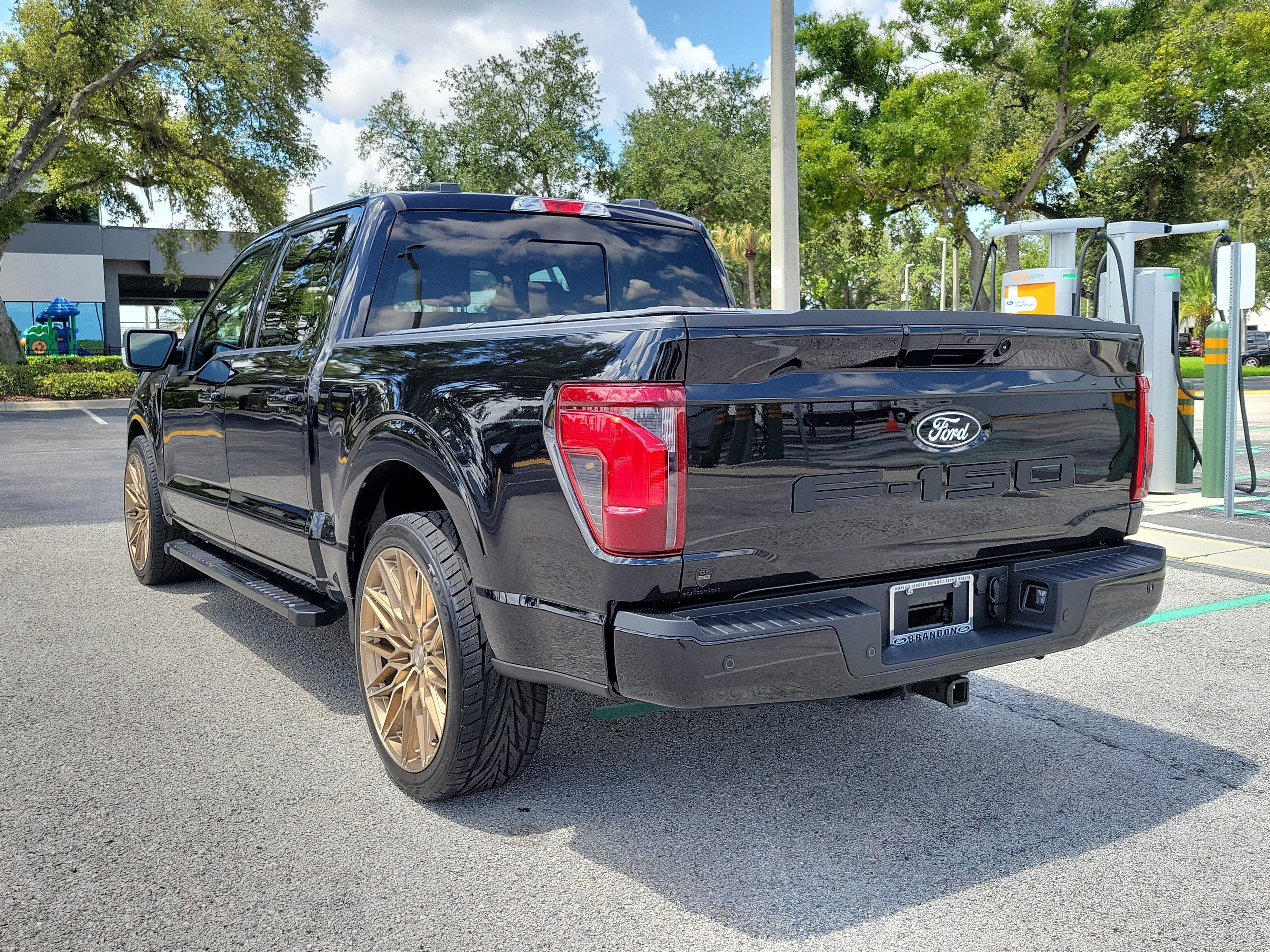 Used 2025 Ford F150 XLT w/ Equipment Group 302A MID RWD image 7