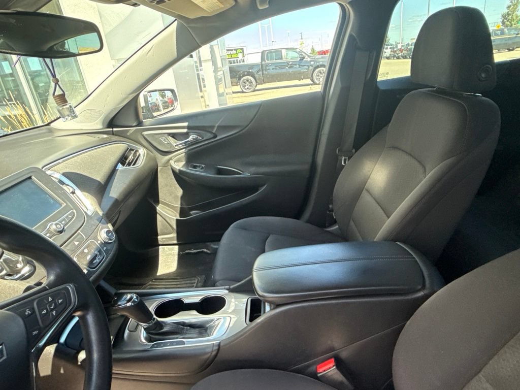 Used 2016 Chevrolet Malibu LT FWD image 12