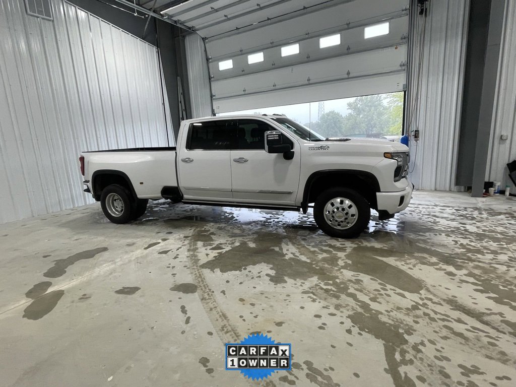 Used 2025 Chevrolet Silverado 3500 High Country w/ High Country Premium Package image 16