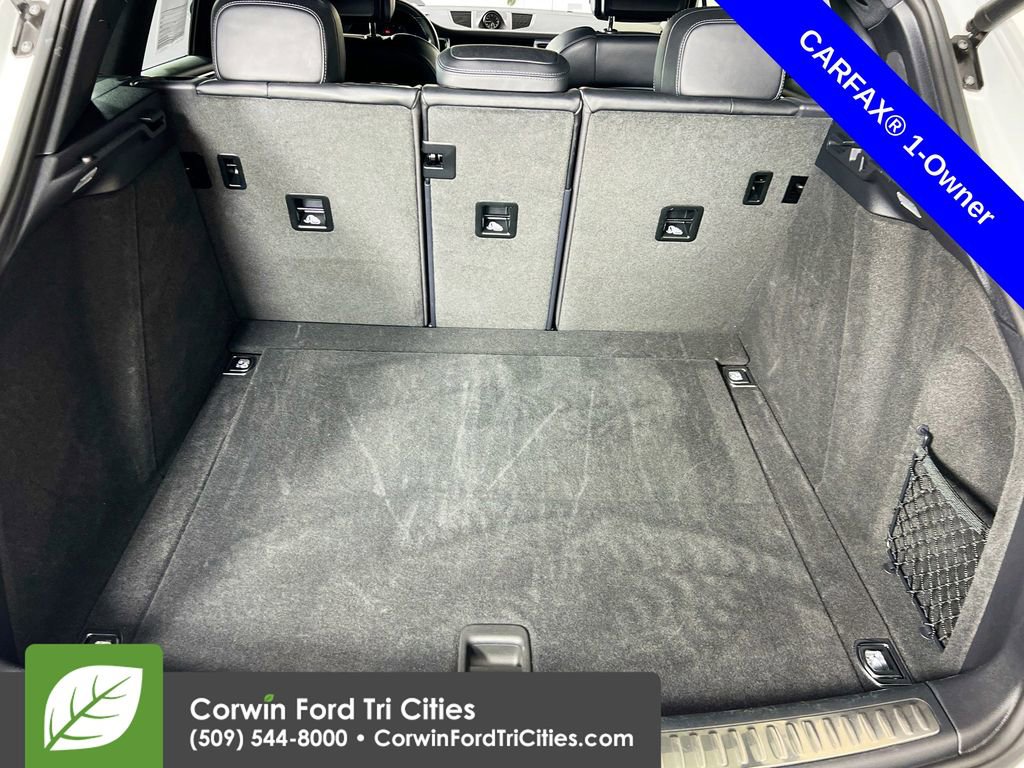 Used 2024 Porsche Macan image 13