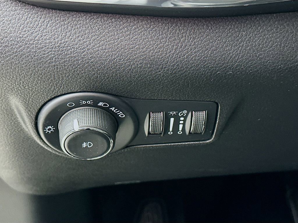 Used 2022 Jeep Compass Limited image 16