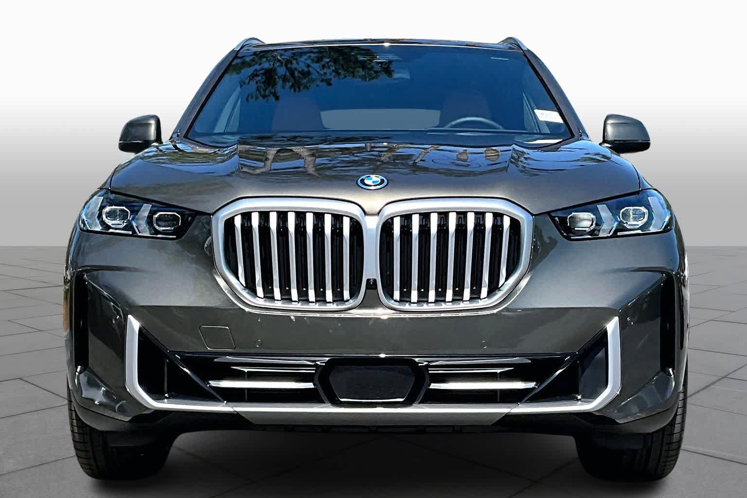 New 2026 BMW X5 xDrive50e AWD/4WD image 3