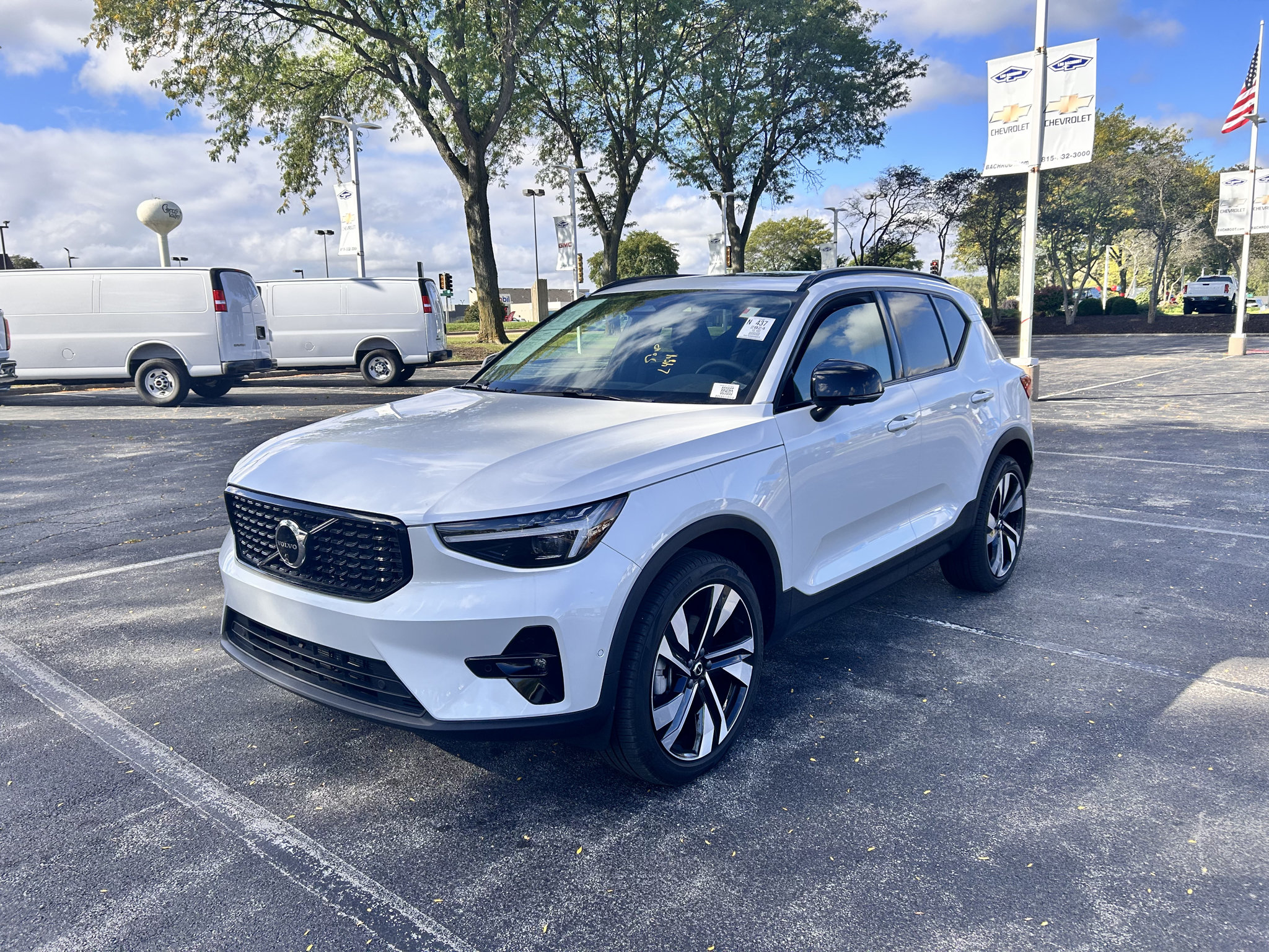 Used 2024 Volvo XC40 B5 Ultimate w/ Protection Package Premier