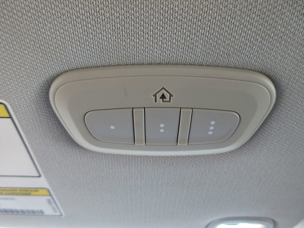 Used 2019 Jeep Cherokee Limited w/ Luxury Group image 36