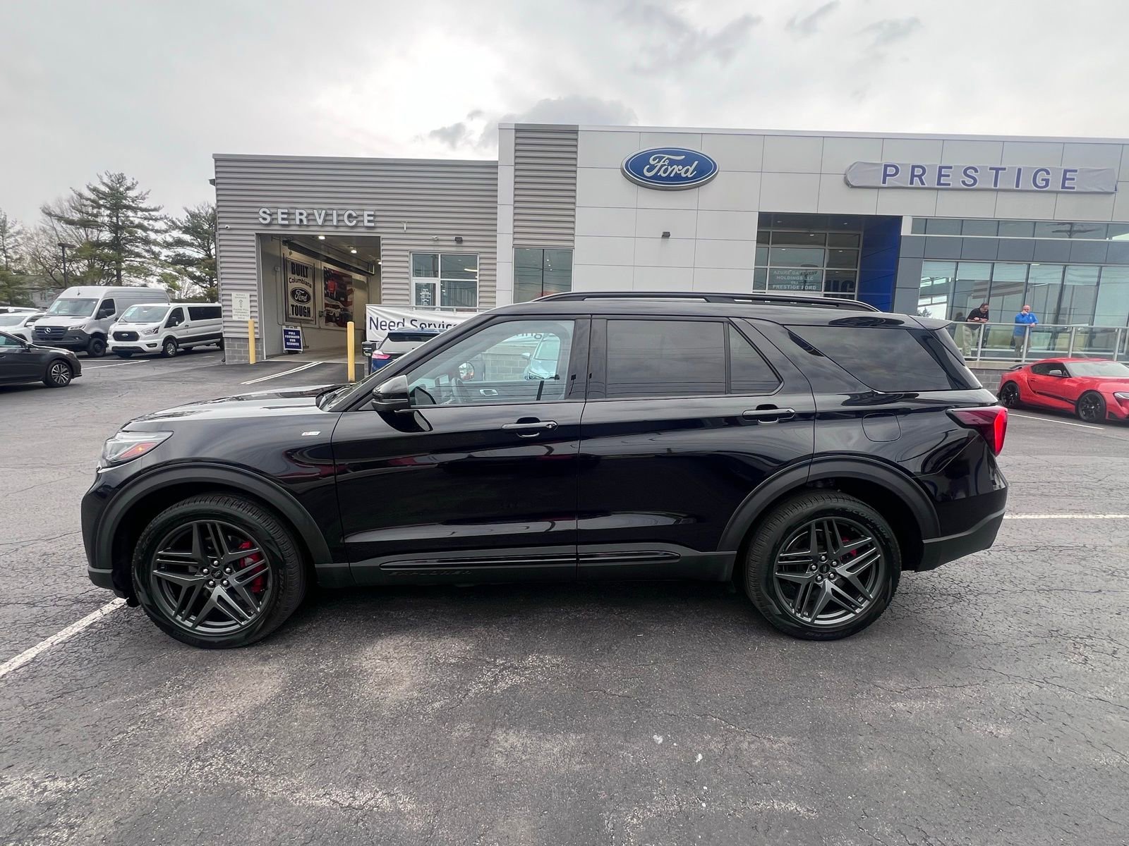 Used 2025 Ford Explorer ST-Line w/ Premium Package AWD/4WD image 5