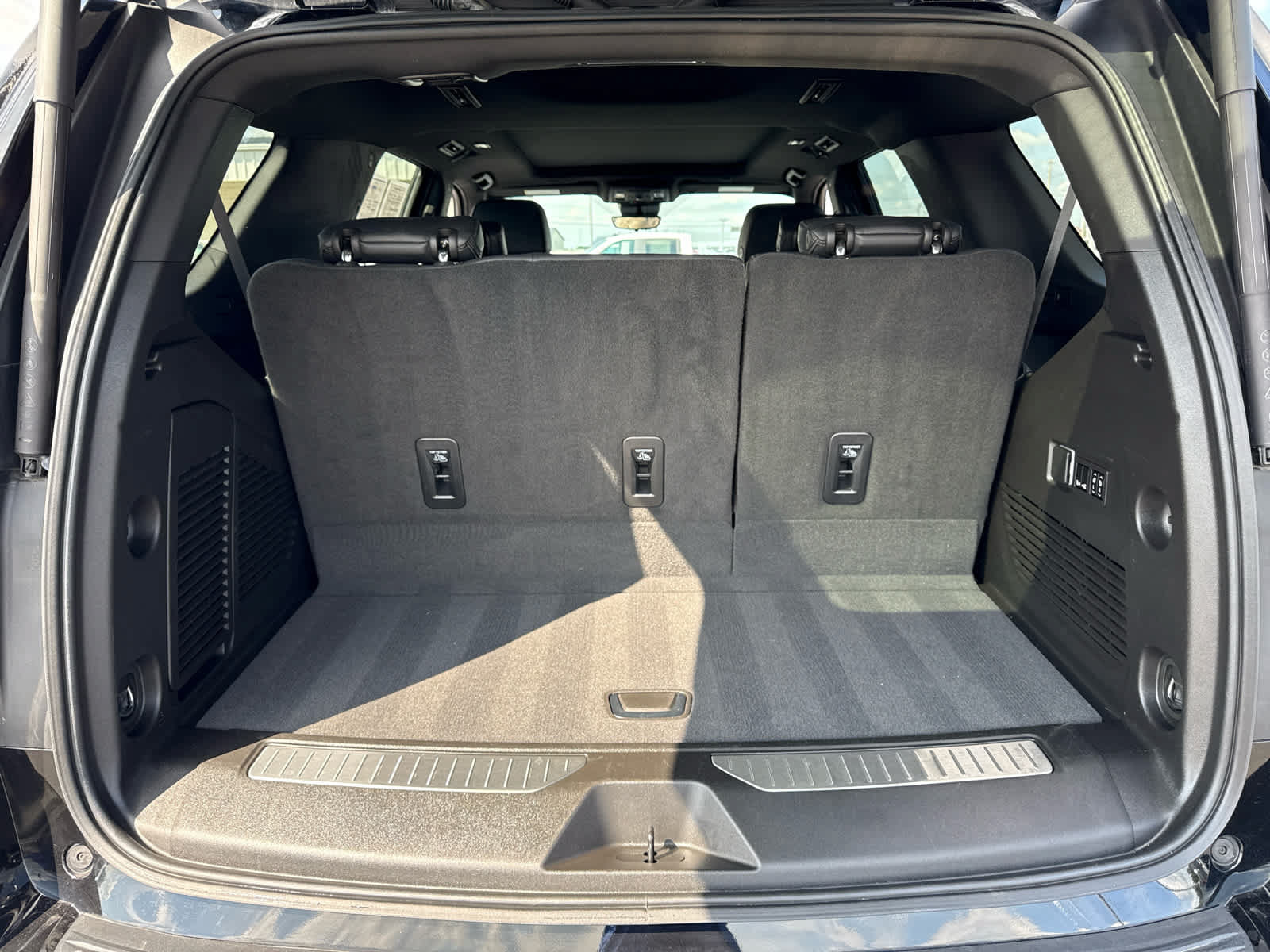 Certified 2023 Chevrolet Tahoe High Country AWD/4WD image 25