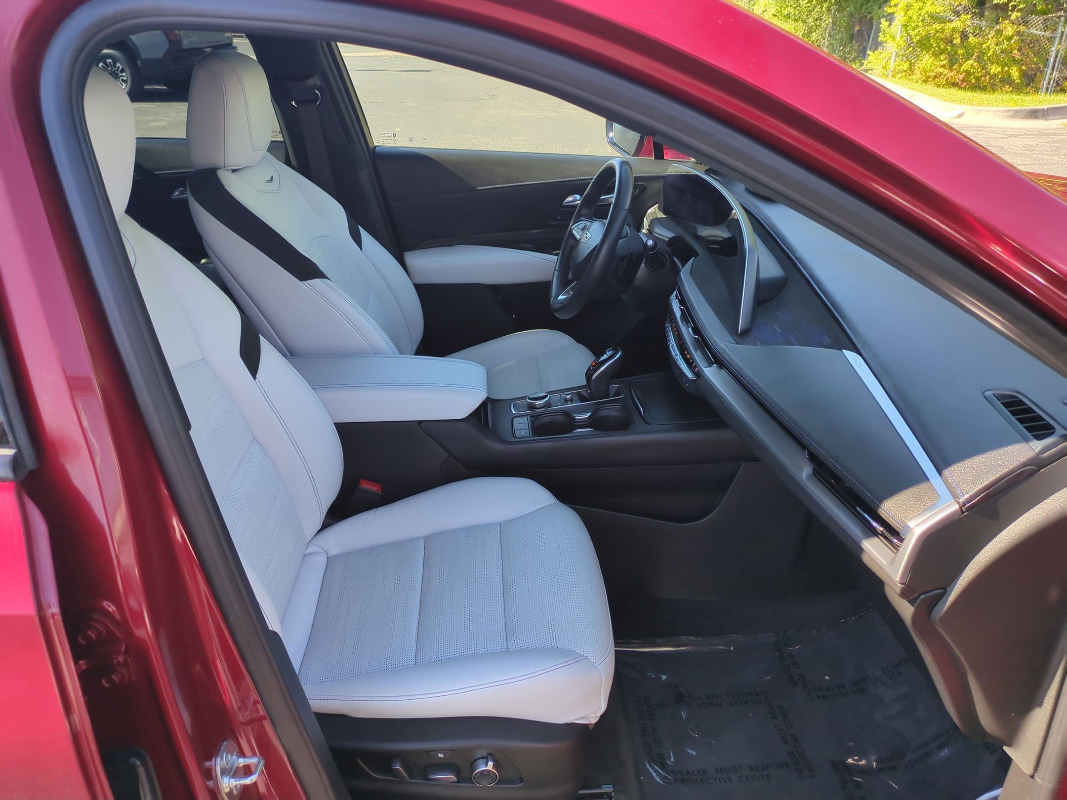 Certified 2024 Cadillac XT4 Sport AWD/4WD image 32