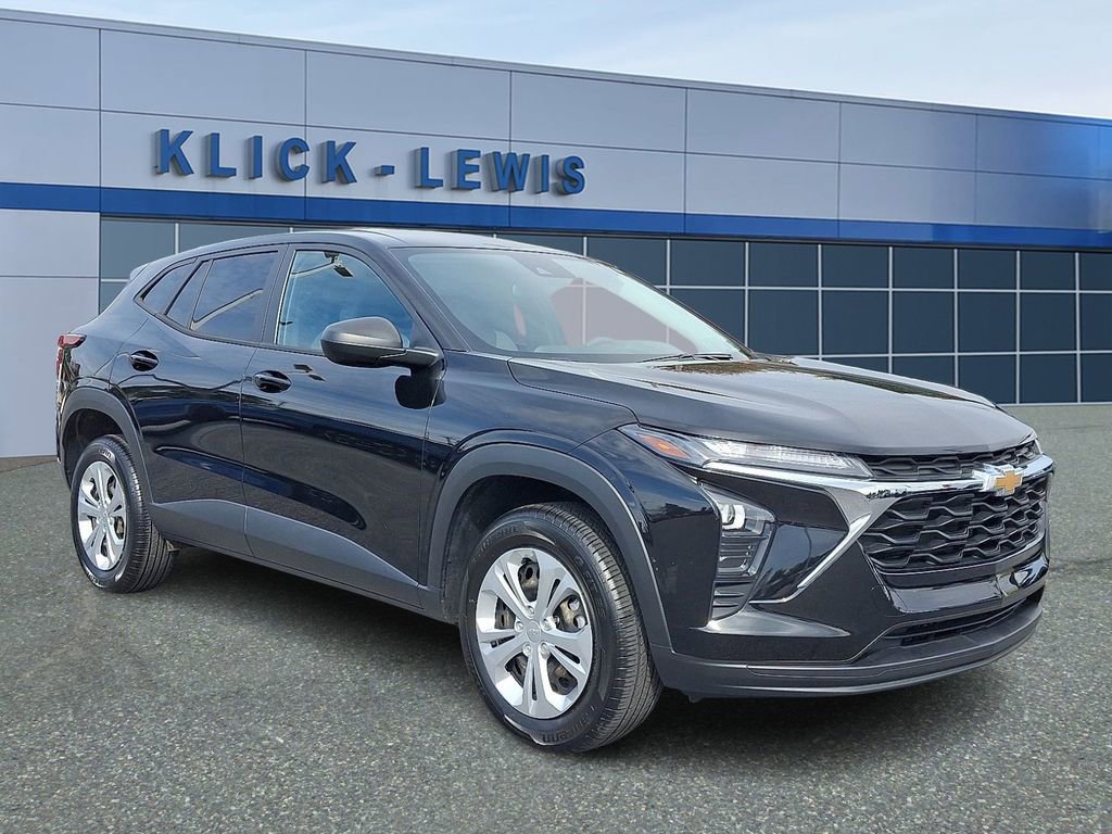 Certified 2024 Chevrolet Trax LS image 1