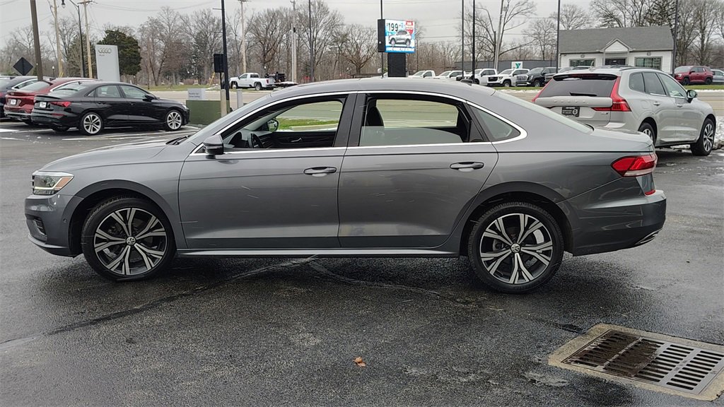 Used 2020 Volkswagen Passat 2.0T SEL image 5