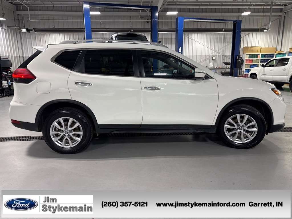 Used 2017 Nissan Rogue SV image 11