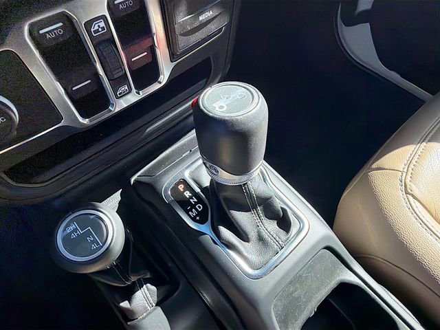 Used 2019 Jeep Wrangler Unlimited Sahara image 26