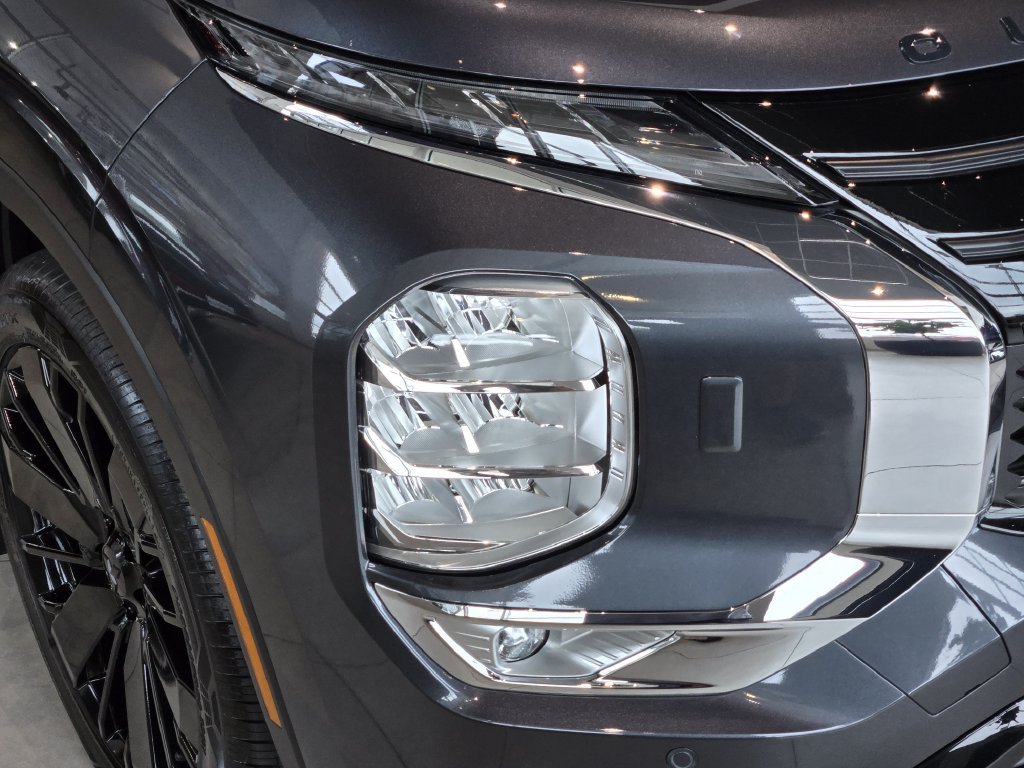 New 2026 Mitsubishi Outlander LE AWD/4WD image 6
