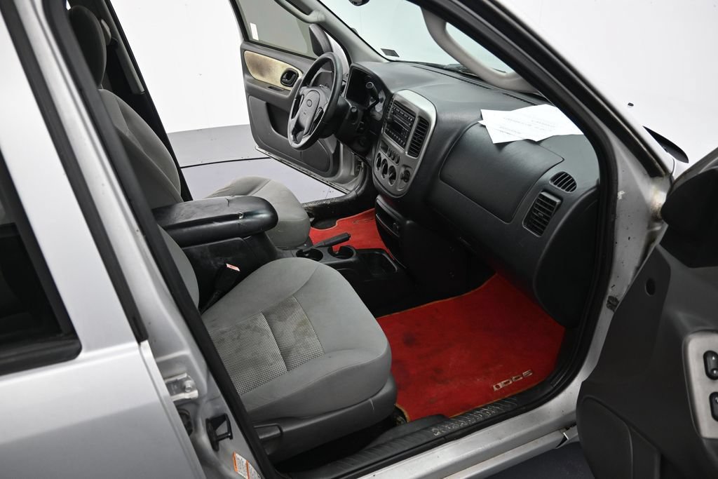 Used 2003 Ford Escape Limited FWD image 30