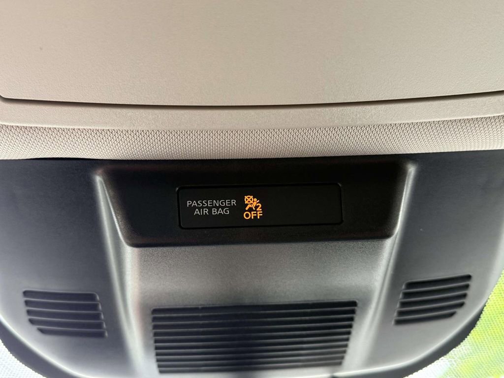 Used 2021 Nissan Rogue SL FWD image 27