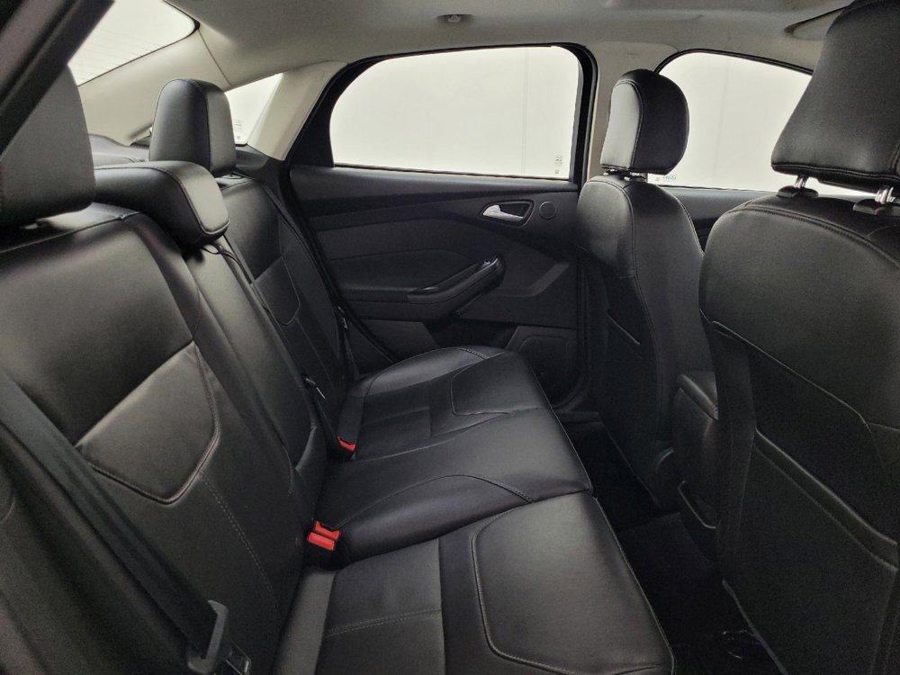 Used 2017 Ford Focus Titanium FWD image 19
