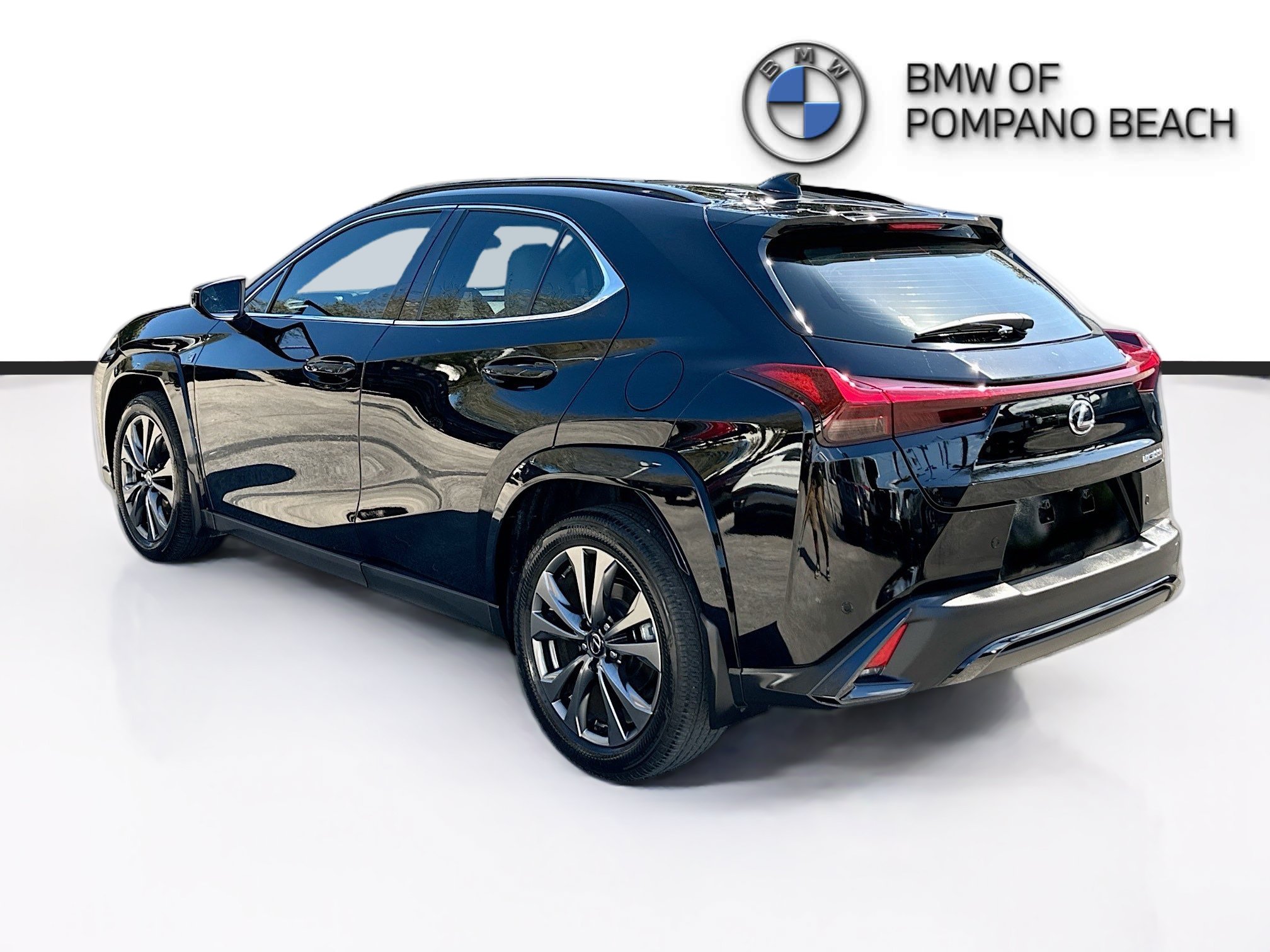 Used 2025 Lexus UX 300h FWD image 5