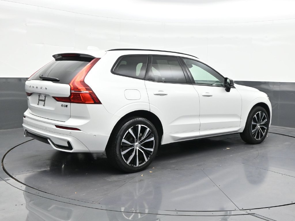Certified 2024 Volvo XC60 B5 Plus AWD/4WD image 5