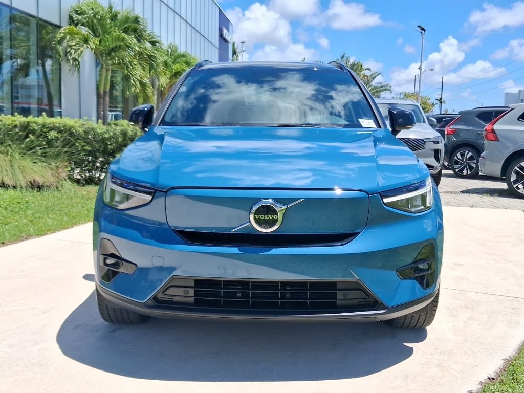 Certified 2023 Volvo XC40 Recharge Plus AWD/4WD video 2