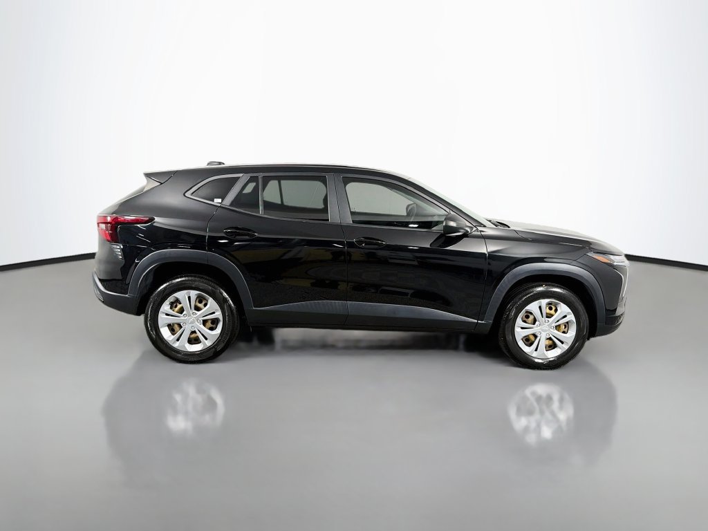 Used 2024 Chevrolet Trax LS FWD image 8