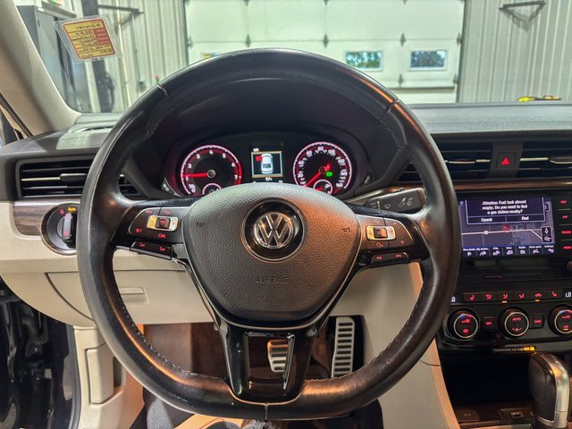 Used 2020 Volkswagen Passat 2.0T SEL image 17
