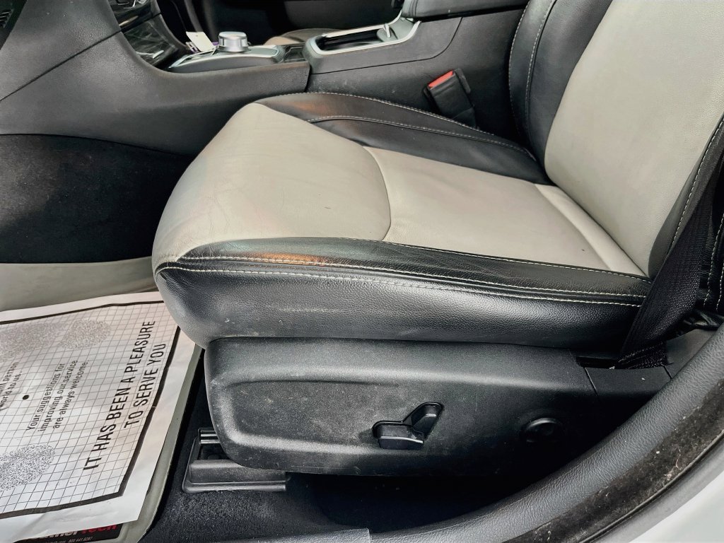 Used 2019 Chrysler 300 Touring w/ Sport Appearance Package RWD image 27