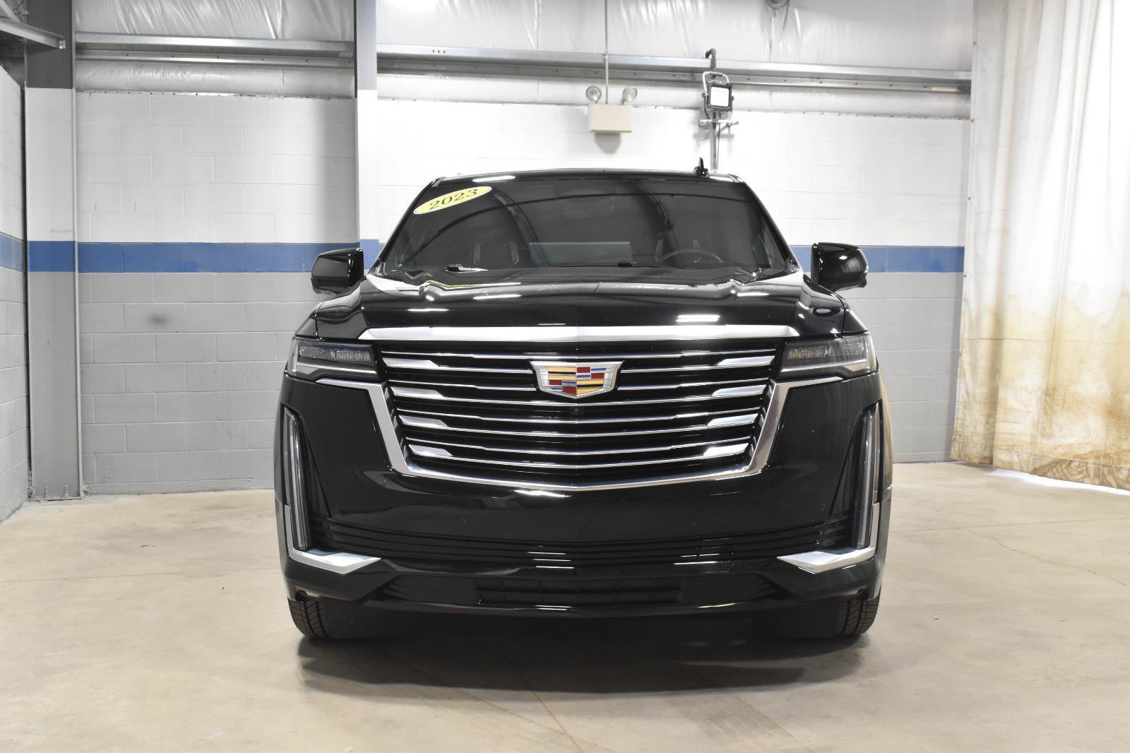 Certified 2023 Cadillac Escalade Premium Luxury Platinum w/ LPO, Floor Liner Package AWD/4WD image 31