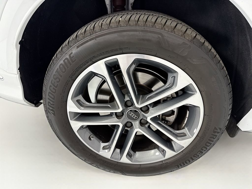 Certified 2025 Audi Q5 Premium Plus w/ Premium Plus image 32