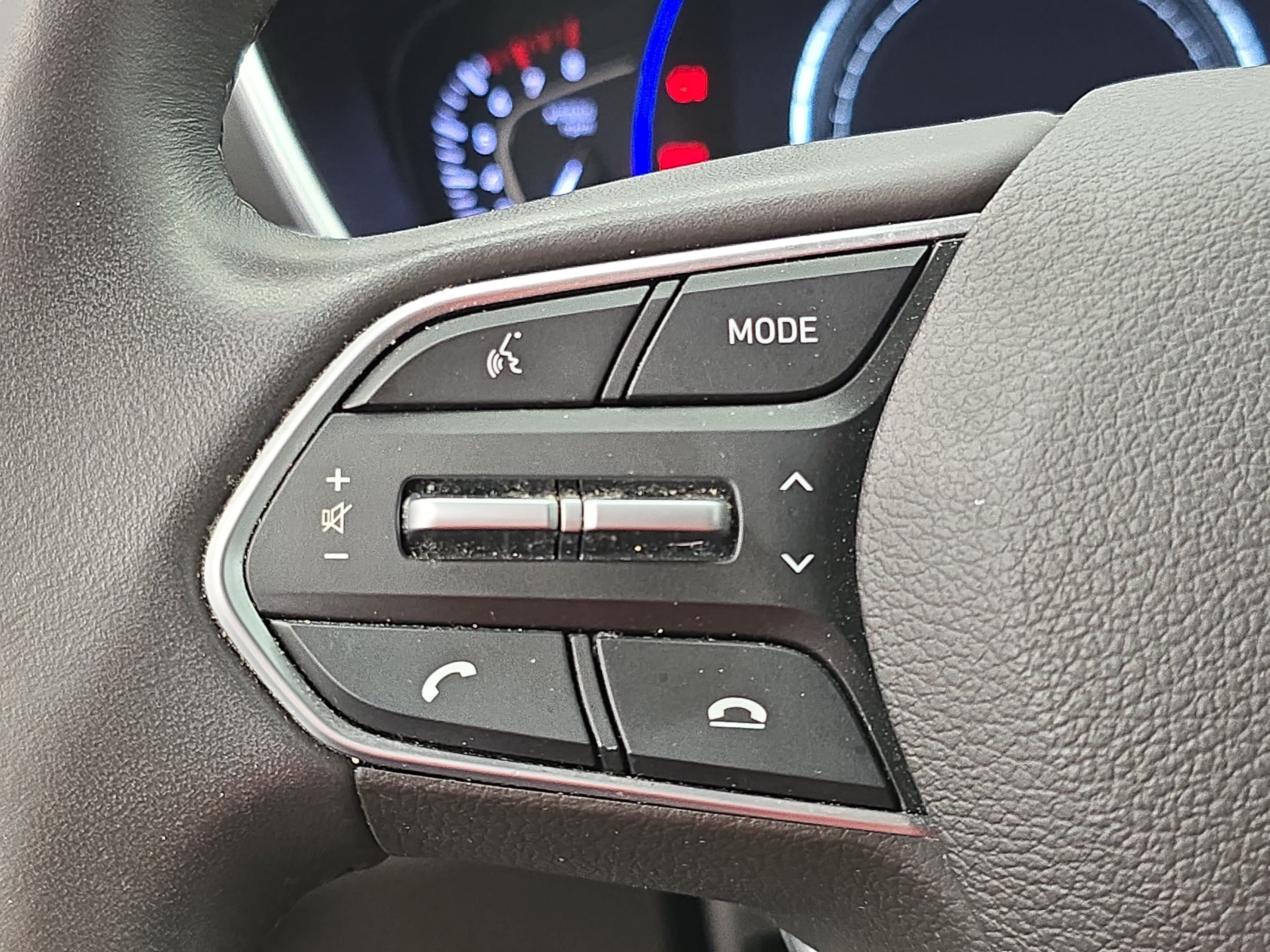 Used 2020 Hyundai Santa Fe Limited FWD image 17