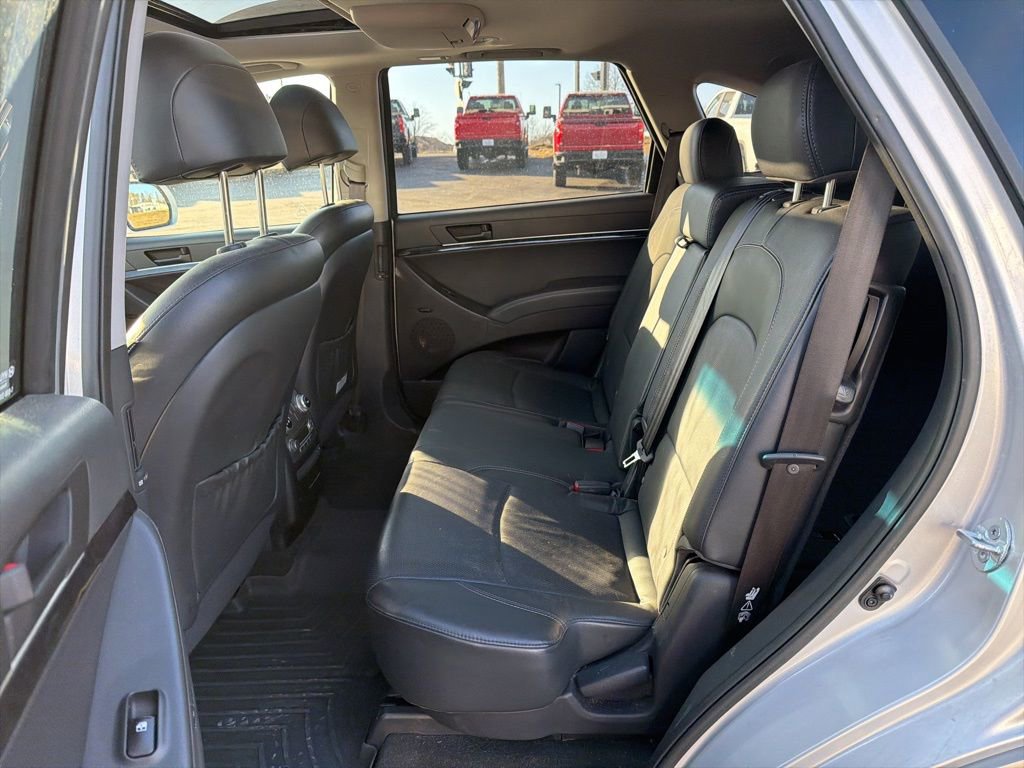 Used 2012 Hyundai Veracruz Limited w/ Entertainment Pkg image 13