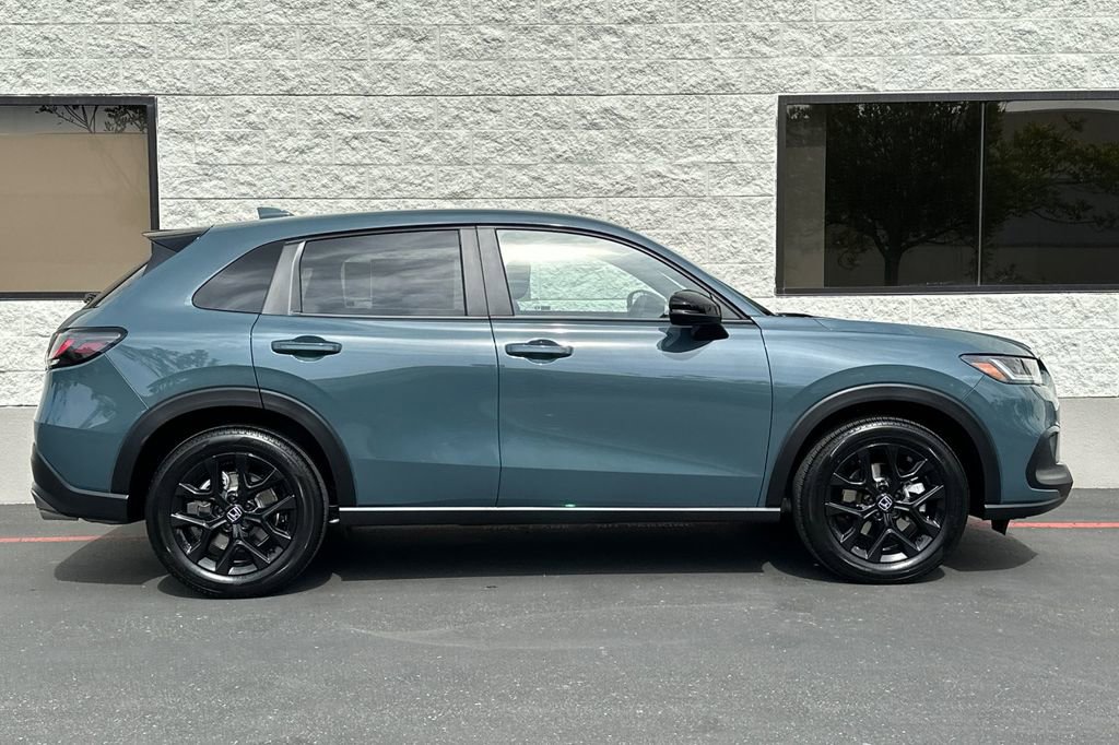 New 2025 Honda HR-V Sport video 3